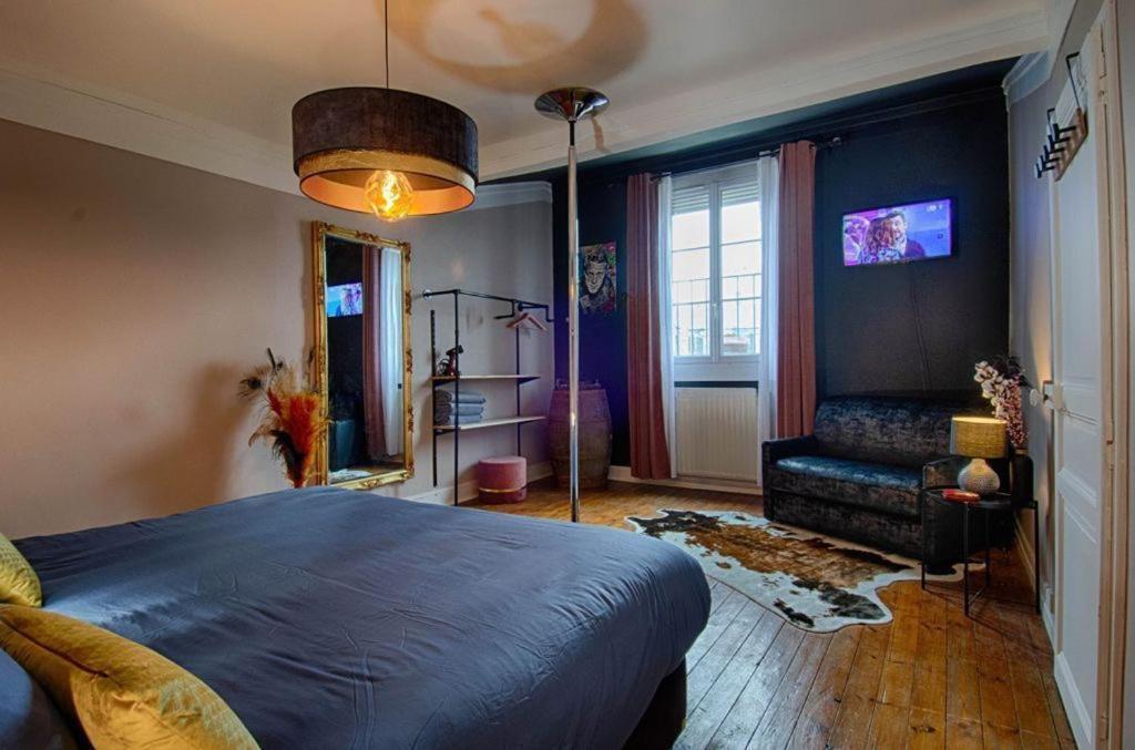 Sweet Nina Jazz Appartement Pour 5 Voyageurs, Situe A La Place De La Republique, Avec Parking Et Lit Queen Size Le Mans Exterior foto